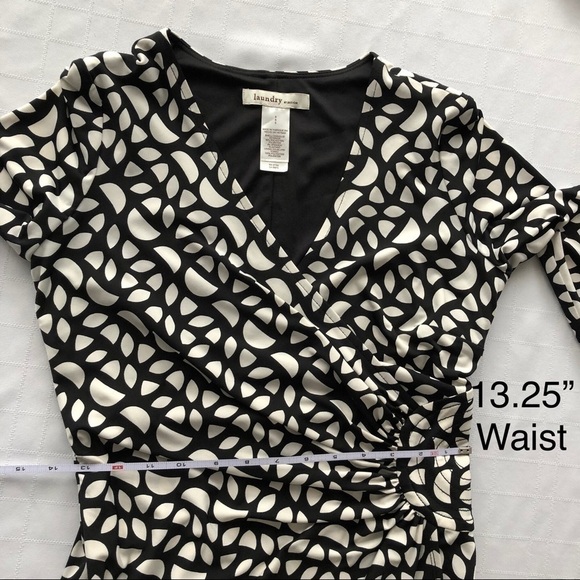 Laundry Midi Dress crossover wrap around B&W 3/4 sleeve elegant feminine Sz 6 - Picture 6 of 10